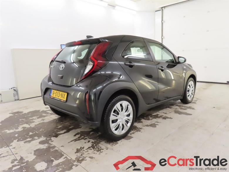 TOYOTA Aygo X 1.0 VVT-i MT Play #2