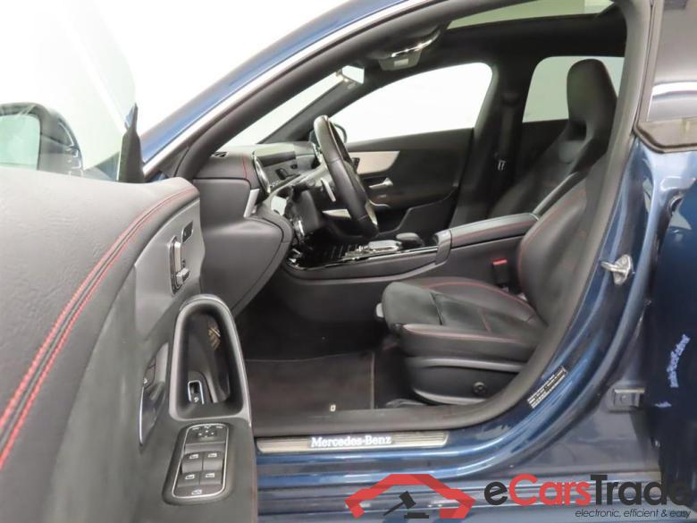 MERCEDES-BENZ CLA Shooting Brake 200 Bns Sol. AMG #5