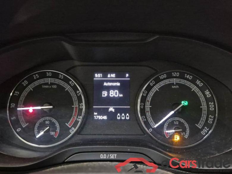 Skoda 80 SKODA KAROQ / 2017 / 5P / SUV 2.0 TDI 85KW EVO SCR EXECUTIVE DSG #4