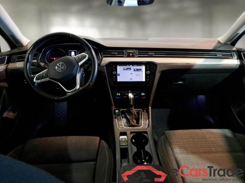 Volkswagen 28 VOLKSWAGEN PASSAT / 2019 / 5P / STATION WAGON VAR. 2.0TDI SCR EVO 90KW BUSINESS DSG #3