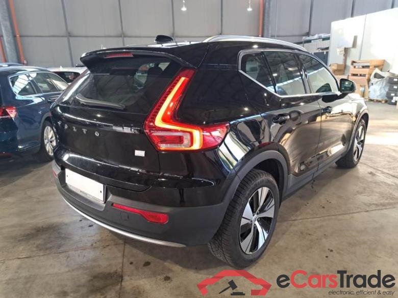 Volvo 235 VOLVO XC40 / 2017 / 5P / SUV T4 PLUG-IN HYBRID AUTO RECH INSCRIP EXPR #2