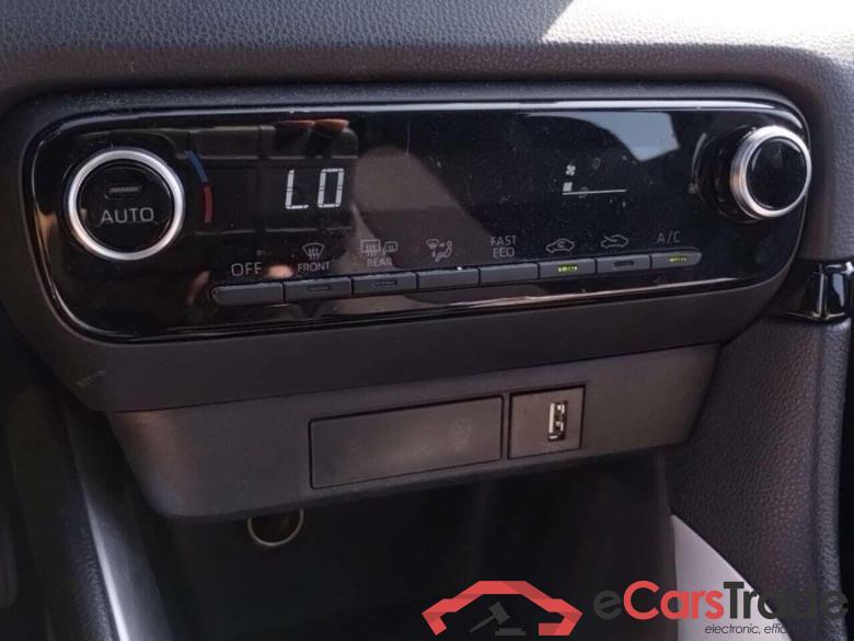 TOYOTA YARIS 1.5 Hybrid Active #6
