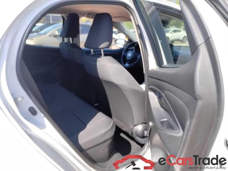 TOYOTA YARIS 1.5 Hybrid Active #2