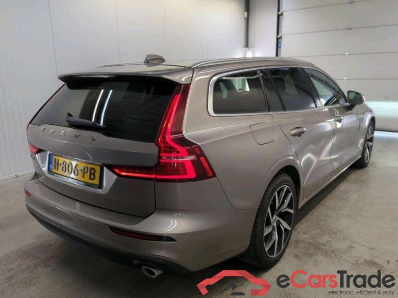 VOLVO V60 2.0 T4 Moment.Pro #2