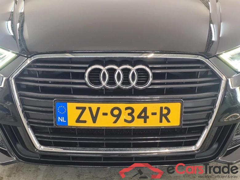 Audi A3 Limousine 12-19 Audi A3 Limousine 35 TFSI S tronic sport S line Edition 4d #5