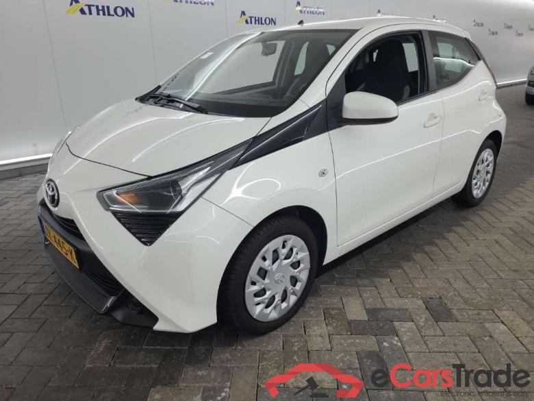 TOYOTA Aygo 1.0 VVT-i x-play x-shift 5D 53kW #1