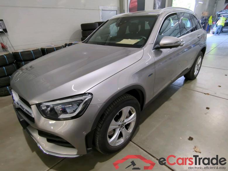 Mercedes GLC ´15 GLC -Klasse GLC 300 de 4Matic (253.911)AMG 2.0 AMG Line 225KW AT9 E6d #1