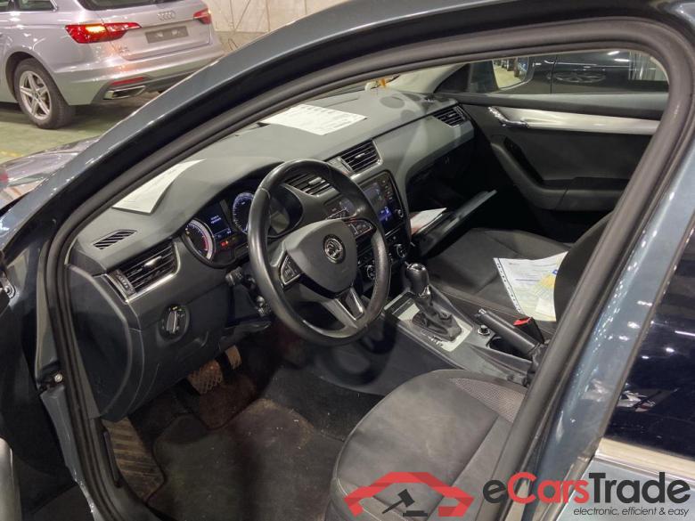 SKODA Octavia 1.6 CR TDi Ambition DSG #5