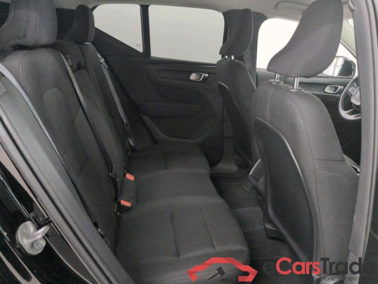 VOLVO XC40 1.5 T2 MOMENTUM CORE #6