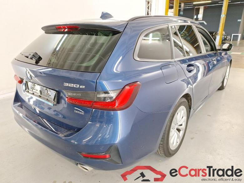 BMW 3 SERIES TOURING 2.0 320E TOURING Business Comfort telephony Wireless Charging Mirror #4