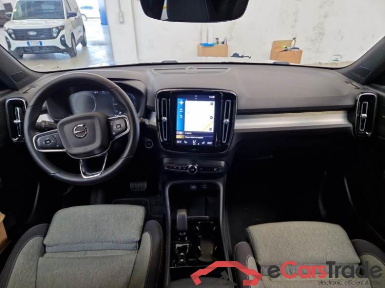 Volvo 6 VOLVO XC40 / 2021 / 5P / SUV T4 RECHARGE PLUG-IN AUTO PLUS DARK #3