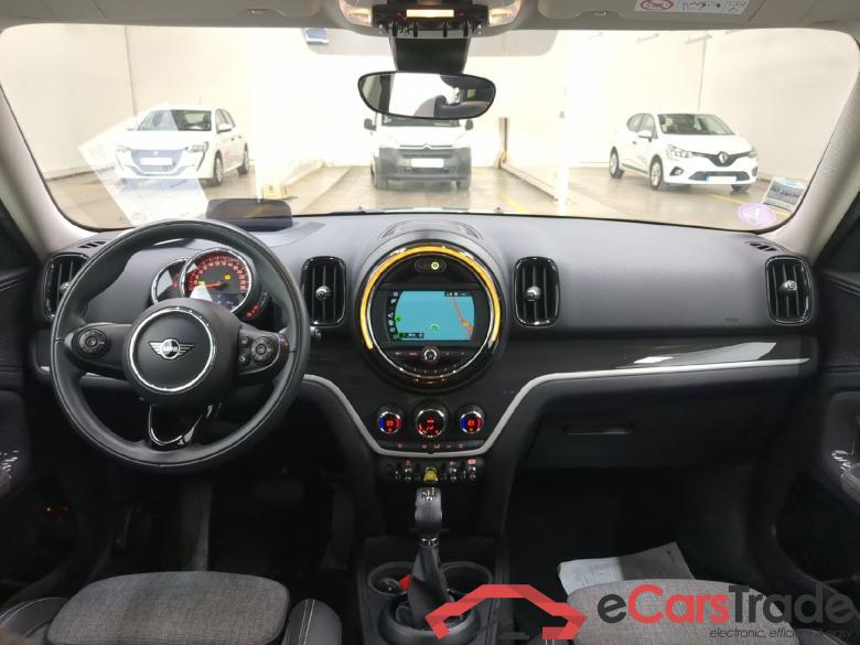 Mini Cooper SE ALL4 Busi Design 136+88ch BVA6 MINI Countryman / 2016 / 5P / Crossover Cooper SE ALL4 Busi Design 136+88ch BVA6 #5