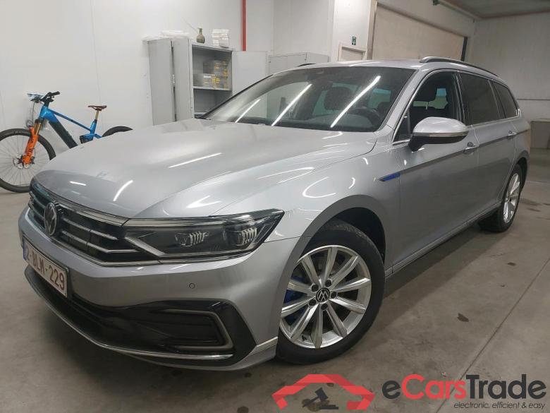 VOLKSWAGEN - VW  PASSAT TSI GTE Business Pack Adventure & Keyless & Winter Pack * HYBRID * #1