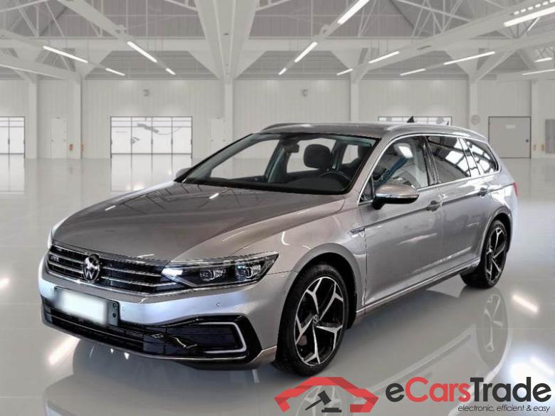 Volkswagen 14 VOLKSWAGEN PASSAT / 2019 / 5P / STATION WAGON VAR. 1.4 PLUG IN HYBRID GTE DSG #1