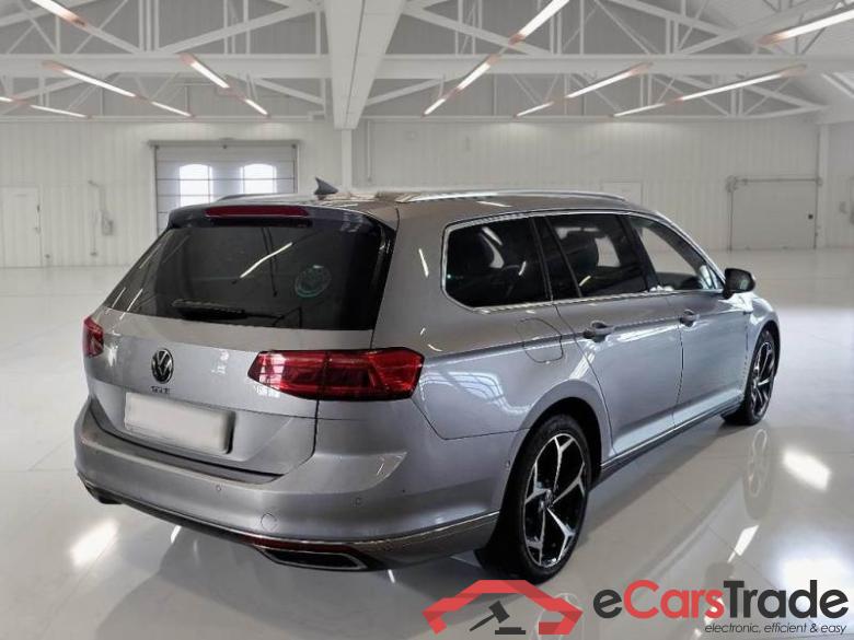 Volkswagen 14 VOLKSWAGEN PASSAT / 2019 / 5P / STATION WAGON VAR. 1.4 PLUG IN HYBRID GTE DSG #2