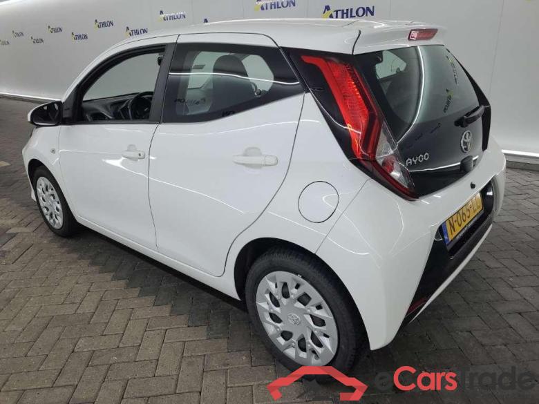 TOYOTA Aygo 1.0 VVT-i x-play 5D 53kW #4
