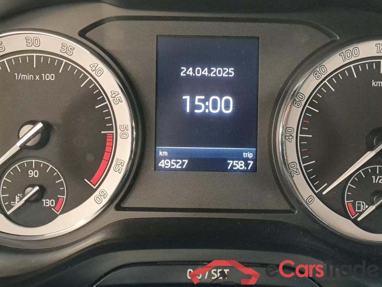 SKODA KAROQ DIESEL 1.6 CR TDi SCR Ambition DSG #6