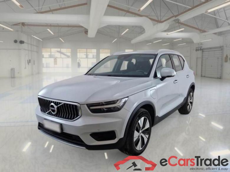 Volvo 228 VOLVO XC40 / 2017 / 5P / SUV T5 PLUG-IN HYBRID AUTO RECH INSCRIP EXPR #1