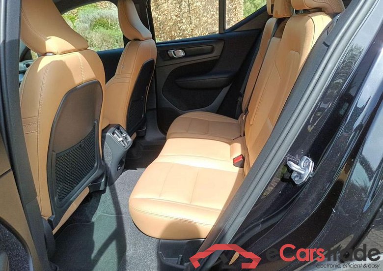 Volvo XC40 T4 Geartronic Momentum Pro 5d #6