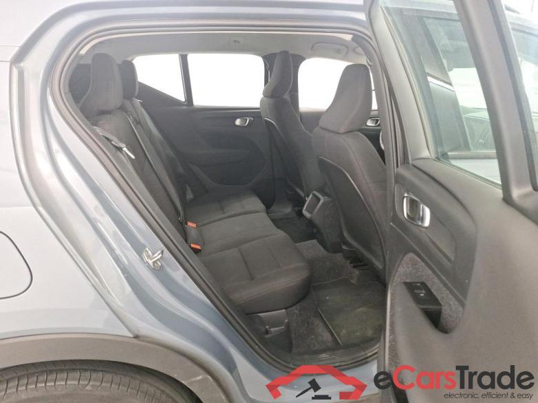 VOLVO XC40 2.0 D3 MOMENTUM CORE #6