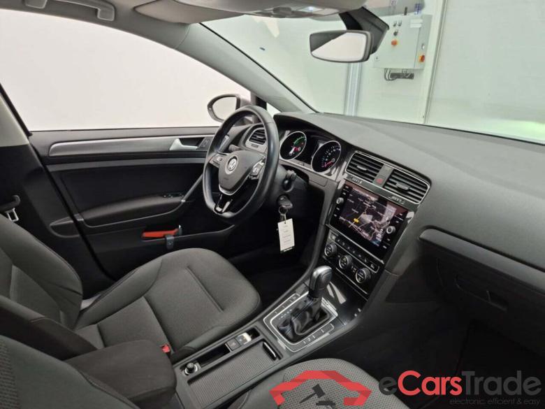 VOLKSWAGEN e-Golf e-Dition #3