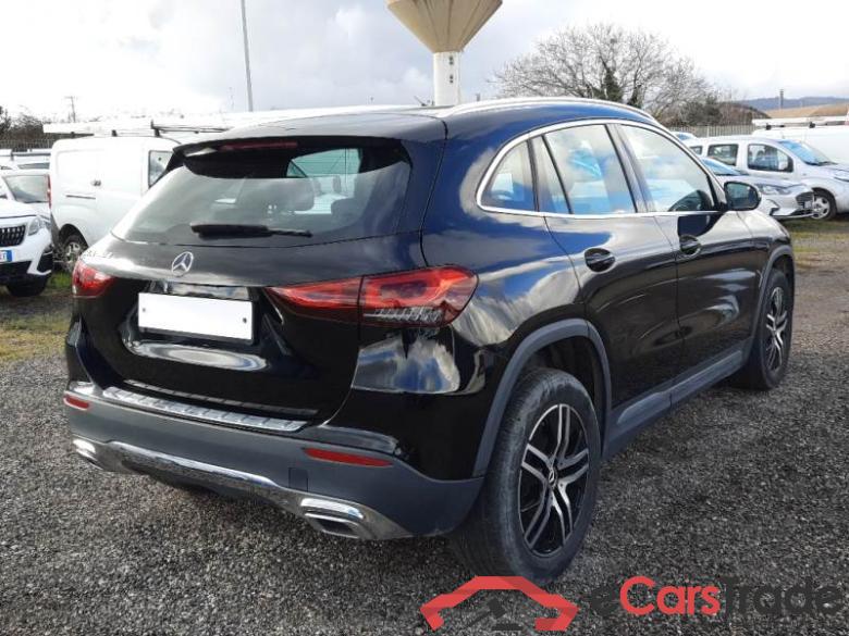 Mercedes 31 MERCEDES-BENZ GLA / 2020 / 5P / CROSSOVER GLA 180 D AUTOMATIC SPORT PLUS #2