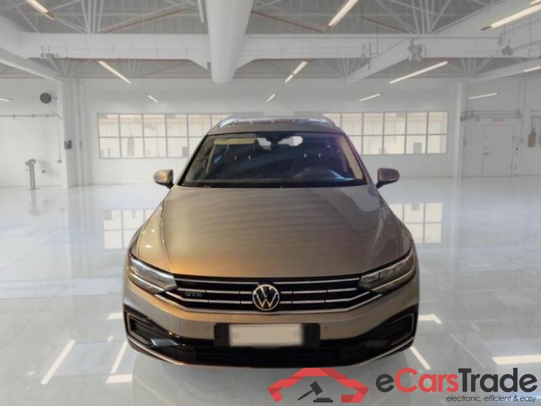 Volkswagen 14 VOLKSWAGEN PASSAT / 2019 / 5P / STATION WAGON VAR. 1.4 PLUG IN HYBRID GTE DSG #6
