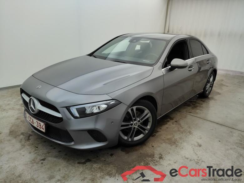 Mercedes-Benz A-Klasse Limousine A 180 d DCT Launch Edition 4d #3