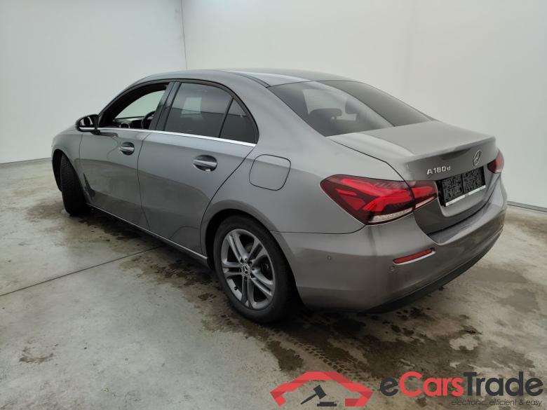 Mercedes-Benz A-Klasse Limousine A 180 d DCT Launch Edition 4d #4