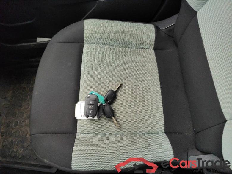 Citroën Berlingo Multispace 1.2 PureTech 110 MAN6 S&S Live M 5d #6