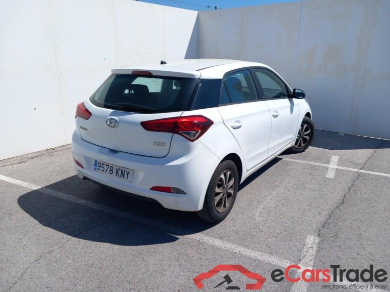 Hyundai 1.1 CRDi Go!(SP) HYUNDAI i20 / 2014 / 5P / berlina con portón 1.1 CRDi Go!(SP) #2
