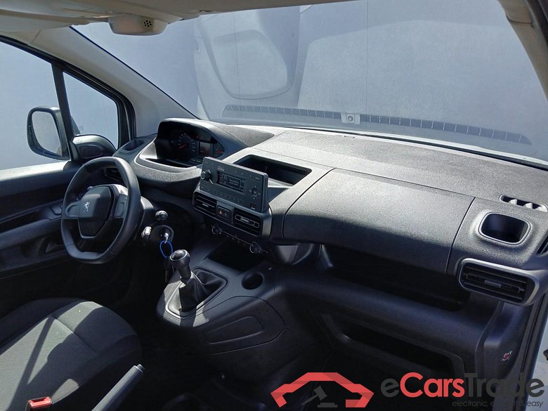 Peugeot Pro Standard 600kg BlueHDi 73kW (AC) PEUGEOT Partner / 2018 / 3P / furgón derivado de turismo Pro Standard 600kg BlueHDi 73kW (AC) #4