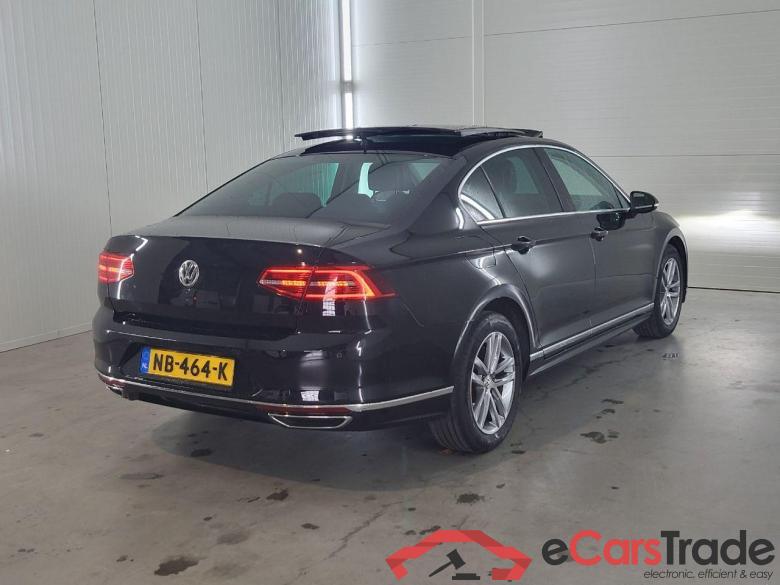 VOLKSWAGEN PASSAT 1.4 TSI ACT Connected Series Plus #4