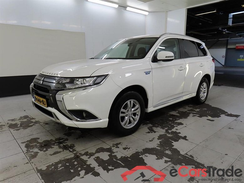 MITSUBISHI OUTLANDER 2.4 PHEV Pure