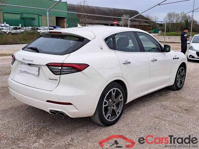 Maserati 18 MASERATI LEVANTE / 2016 / 5P / SUV 2.0 330CV 48V MHEV GT Q4 AUTO #2