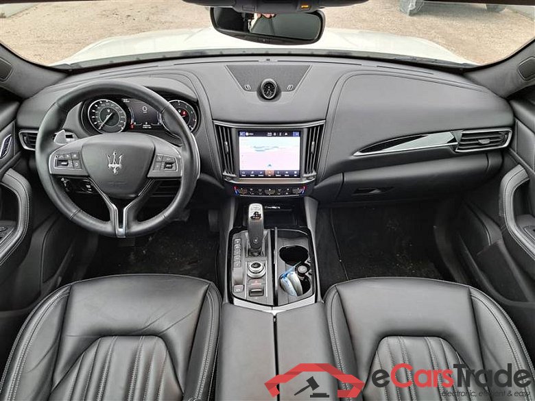 Maserati 18 MASERATI LEVANTE / 2016 / 5P / SUV 2.0 330CV 48V MHEV GT Q4 AUTO #3