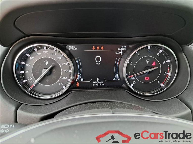 Maserati 18 MASERATI LEVANTE / 2016 / 5P / SUV 2.0 330CV 48V MHEV GT Q4 AUTO #4