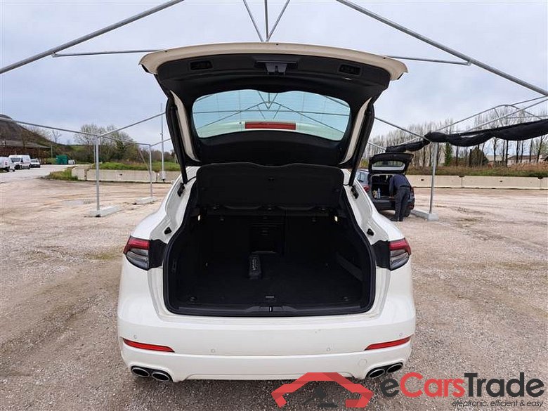 Maserati 18 MASERATI LEVANTE / 2016 / 5P / SUV 2.0 330CV 48V MHEV GT Q4 AUTO #5