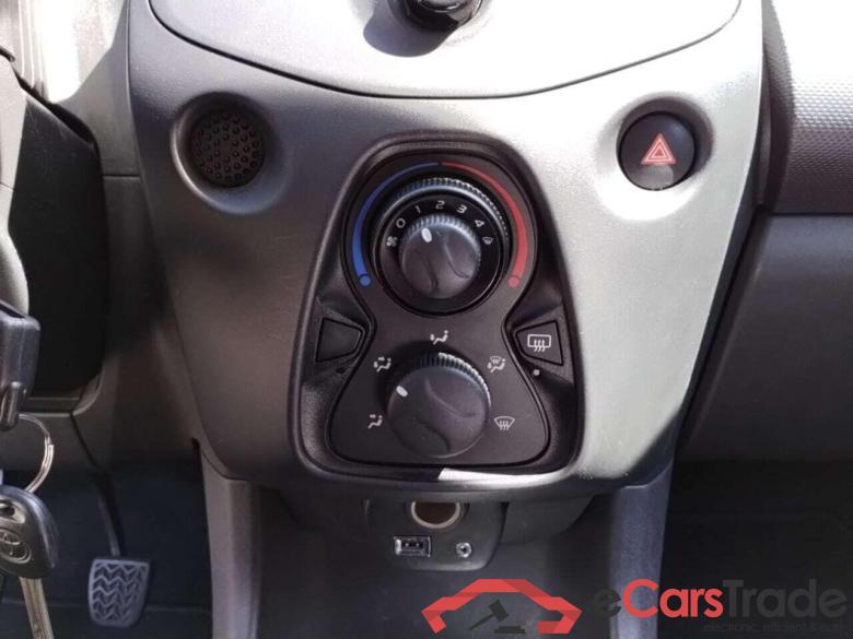 TOYOTA Aygo 1.0 VVT-i x #6