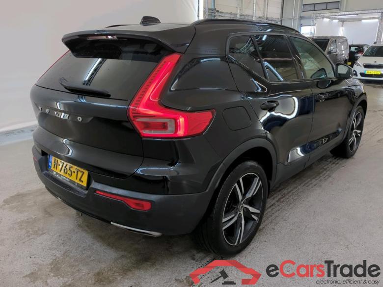 Volvo XC40 '17 Volvo XC40 Recharge T5 R-Design 5d #2