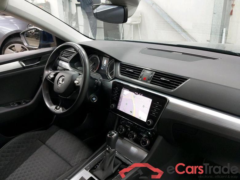 SKODA - SKO SUPERB COMBI CRTDI 122PK DSG7 Ambition Pack Corporate & Safety & Heated Seats & Lane & Side Assist #3