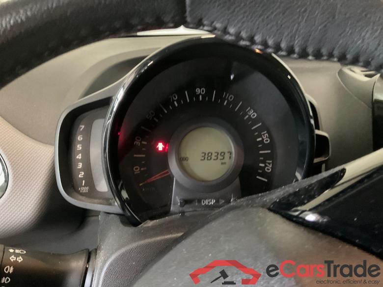 PEUGEOT 108 1.0 e-VTi Allure #6