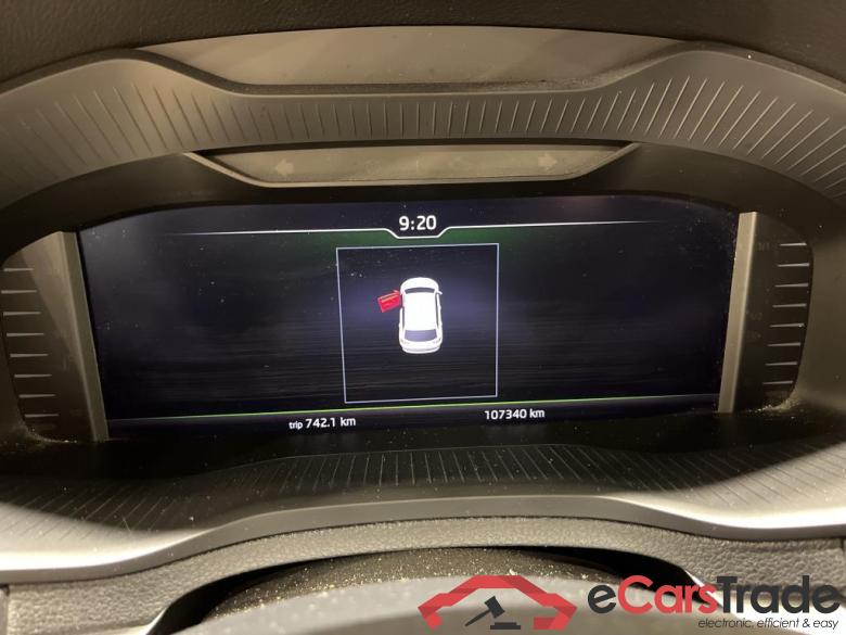 SKODA KAROQ DIESEL 1.6 CR TDi SCR Style DSG #6