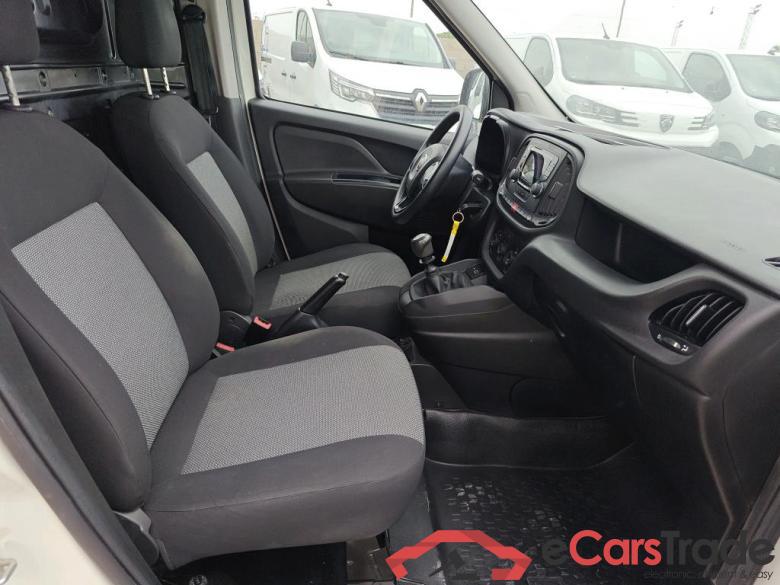 Fiat Cargo Base Plus 1.4 Tjet 89kW GNC FIAT Doblò Cargo/2015/3P/furgón derivado de turismo Cargo Base Plus 1.4 Tjet 89kW GNC #6