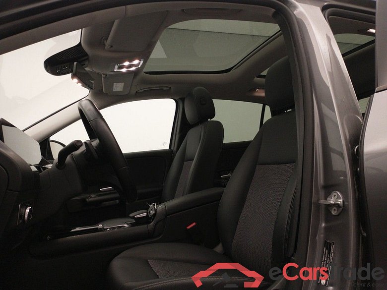 Mercedes-Benz GLA GLA 180 d Business Solution 5d #6