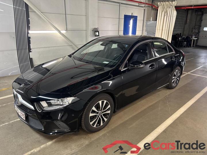 Mercedes A-Klasse Limousine A-Klasse Limousine A 180 d DCT Business Solution 85kW/116pk  4D/P Auto-7 #1