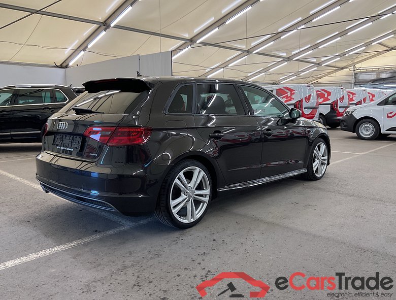 AUDI A3 Sportback Audi A3 Sportback Ambition 2.0 TDI quattro 110(150) kW(ch) 6 vitesses #2