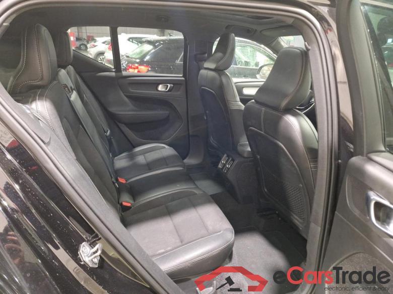 VOLVO XC40 2.0 D3 GEARTRONIC MOMENTUM PRO #6
