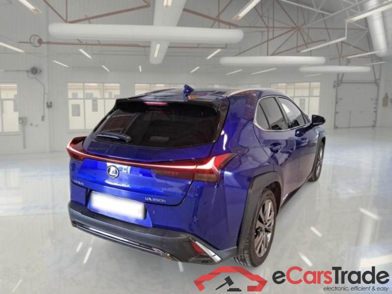 Lexus 6 LEXUS UX / 2018 / 5P / SUV HYBRID F-SPORT 4WD #2