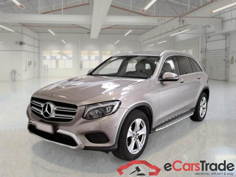 Mercedes 4 MERCEDES-BENZ GLC / 2015 / 5P / SUV GLC 220 D 4MATIC SPORT #1